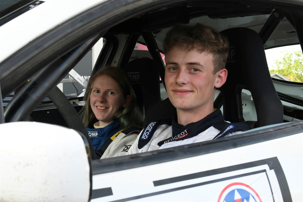 Joas Seidler og Malene Møller-Nielsen i fuldt firspring på Gammelrand-prøven, hvor de var klassens andenhurtigste og 33 generelt.
(Foto: specialpress@gmail.com)